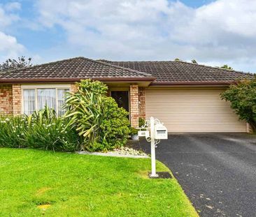 Charming 3BR Wattle Downs Retreat - Photo 4