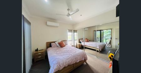 3 BEDROOMS, 3 BATHROOMS, 3 KITCHENS & FULLY FURNISHED THROUGHOUT - NOT TO BE MISSED! - Photo 4