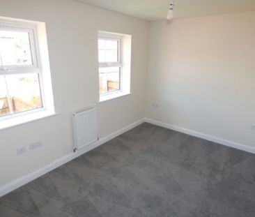 2 bedroom townhouse to rent - Photo 3