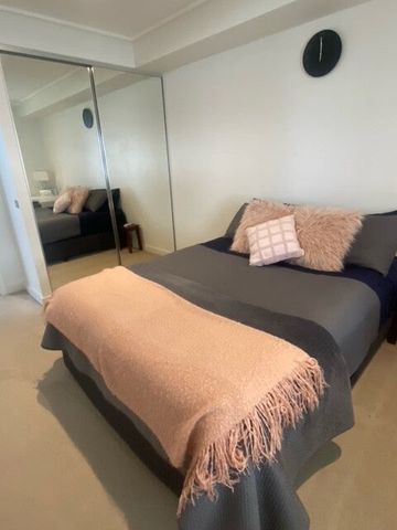 Wentworth Point - Photo 2