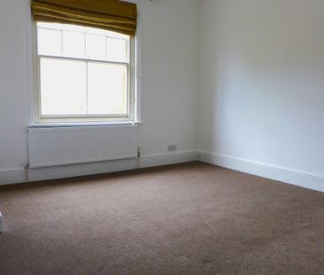 2 bedroom semi-detached house to rent - Photo 6