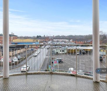 1 bedroom in a flat share to rent - Photo 1