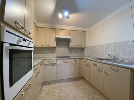 1 bedroom in a house share to rent - Photo 4