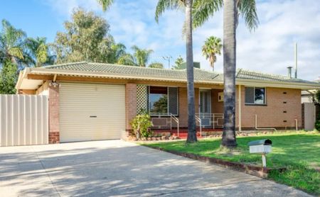 Spacious Family Home in a Quiet Location - Photo 3
