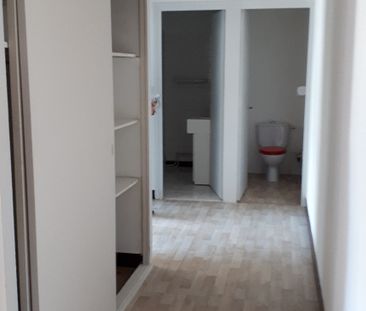 Le Péage centre, T2 49,40 m²,cuis.1ch,sde,wc. Loyer 450 euros. Cont... - Photo 6