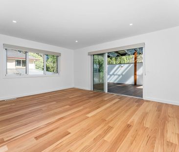 Immaculate renovation in prime location - Photo 2