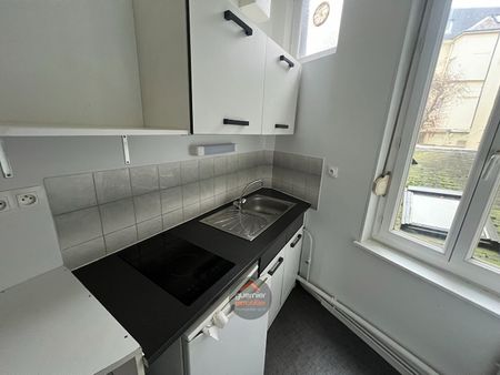 Location Appartement 2 pièces 28m² - Photo 3
