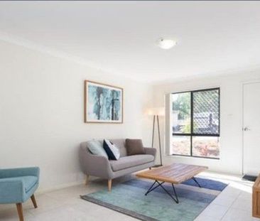 Modern 3 Bedroom Townhouse - Photo 3