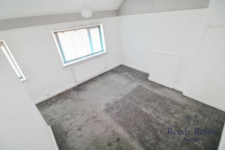 2 bedroom semi-detached house to rent - Photo 2