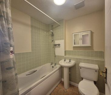 2 bedroom terraced house to rent - Photo 6