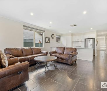 Modern Family Home - Photo 3