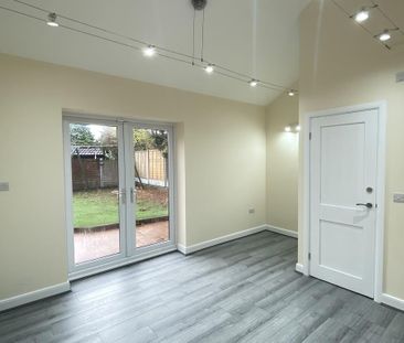 4 bedroom detached house to rent - Photo 5