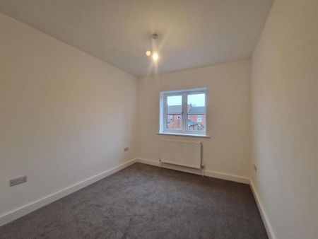 3 bedroom semi-detached house to rent - Photo 5