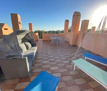 Townhouse with Sea Views for Rent in Cabopino - Photo 2