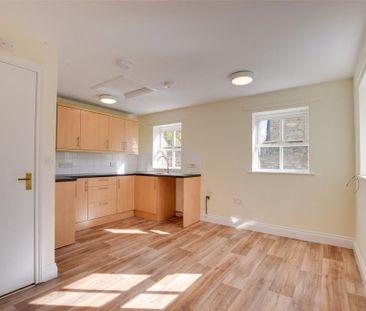 3 bedroom terraced house to rent - Photo 6