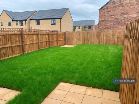 2 bedroom semi-detached house to rent - Photo 4