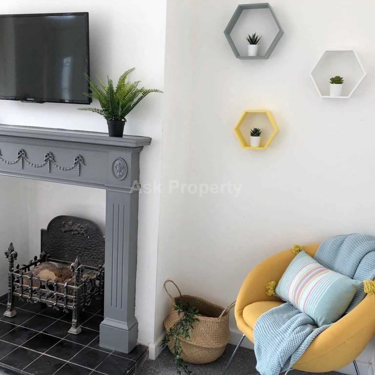 1 bedroom in a house share to rent - Photo 1