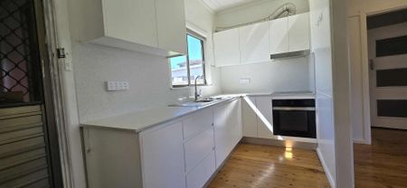 Modern Family Living - Photo 4