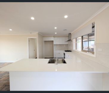 Modern Family Home! - Photo 4