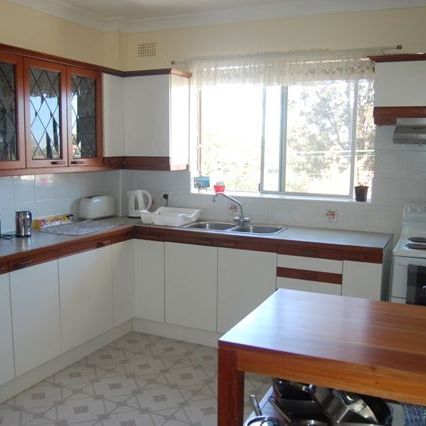 Sunlit 3 Bedroom Unit - Extra Large Unit! - Photo 3