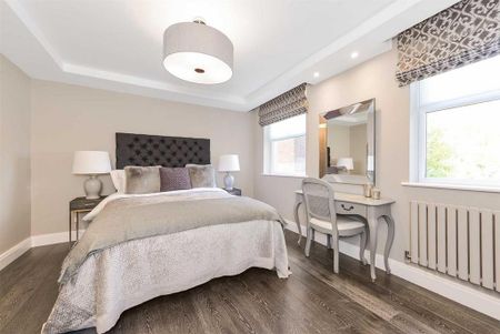 3 bedroom flat to rent - Photo 4