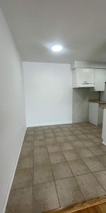 1 CH - 1 SDB - Montréal - $1,300 /mo - Photo 4