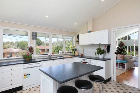 “Beautiful Family Haven in Leafy Kirrawee” - Photo 5