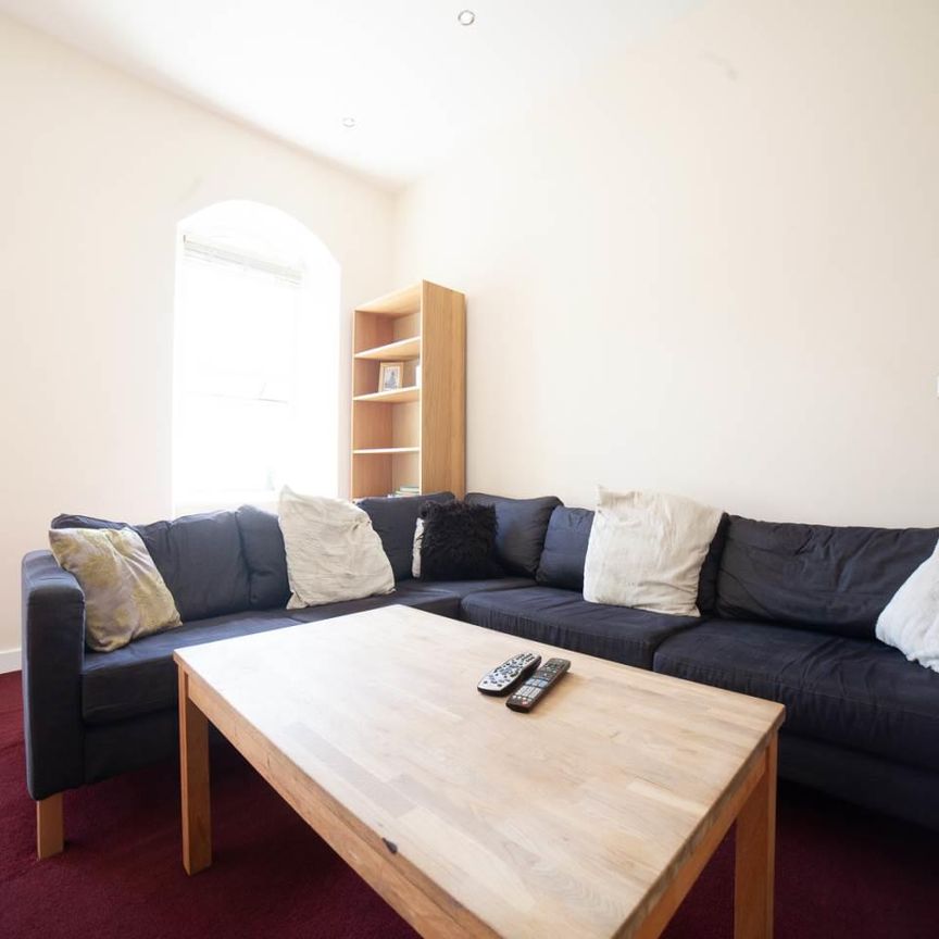 Flat 2 Seion Chapel Ambrose Street - Photo 1