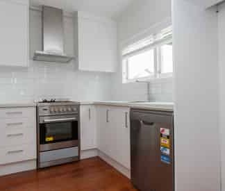 Cottage Dream in Hamilton East - Photo 3