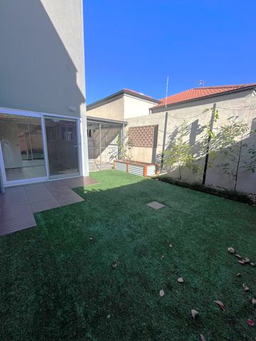 Seaside Gem with courtyard close to the waterfront - Photo 2