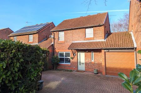 3 bedroom link detached house to rent - Photo 4