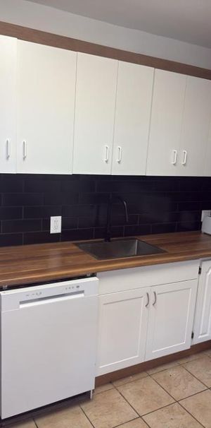 Appartement 3 1/2 complètement meublé et équipé - Photo 1