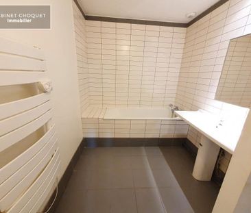 Location Appartement 3 pièces 93m² LILLE 59000 - Photo 5