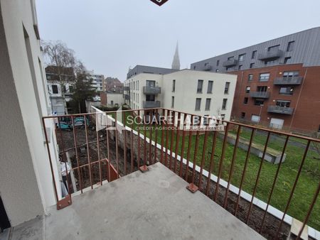 Location Appartement 2 pièces 45m² ARMENTIERES 59280 - Photo 4