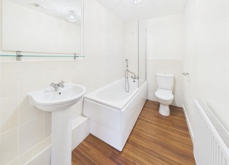 3 bedroom apartment to rent - Photo 4