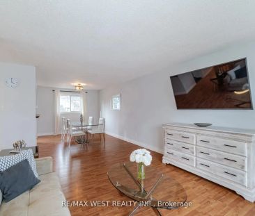 75 Wright Crescent #Upper - Photo 1