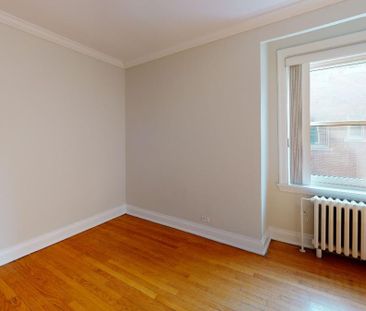 235 Charlotte St - Photo 2