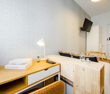 Calle de Cavanilles, Madrid, Community of Madrid 28007 - Photo 6