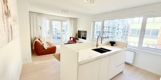 Appartement te huur in Knokke voor € 1.350 met 2 slaapkamers - Photo 1