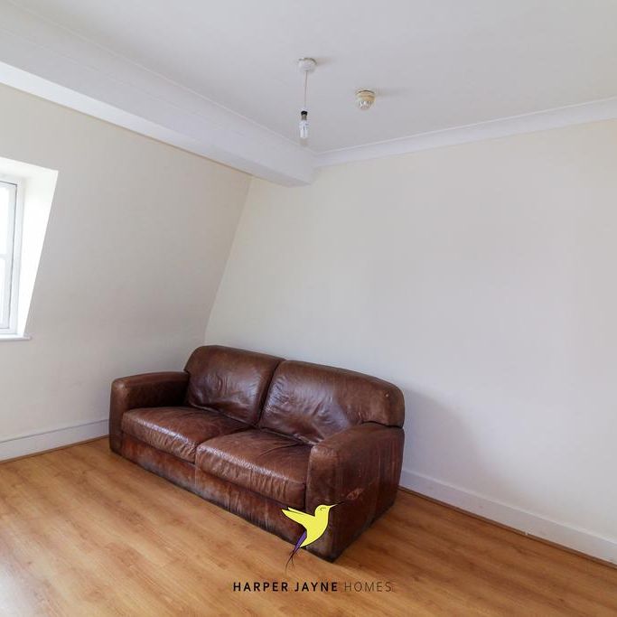 3 bedroom flat to rent - Photo 1