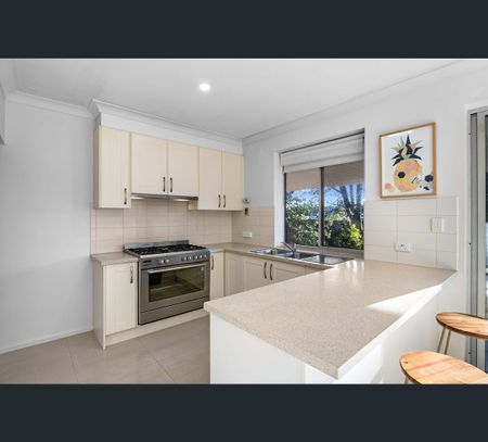13 Parham Crescent, Port Noarlunga, SA 5167 - Photo 4