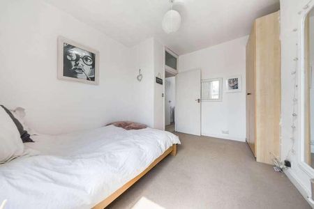 Queenstown Road, Battersea, SW8 - Photo 4