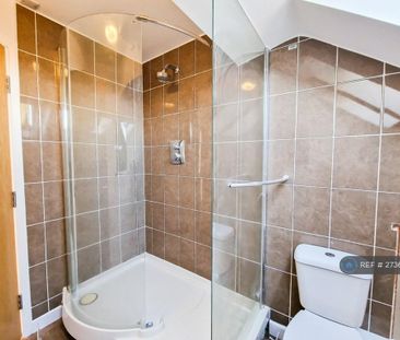 1 bedroom in a house share to rent - Photo 3