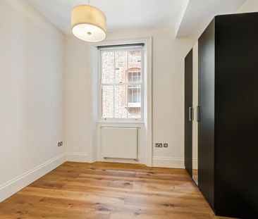 4 bedroom flat to rent - Photo 2