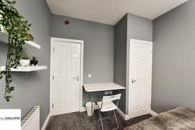 10 Bed - 28 Regent Park Terrace, Hyde Park, Leeds - LS6 2AX - Student - Photo 2