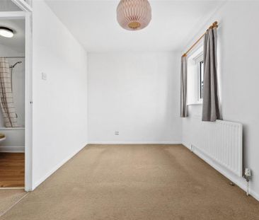 3 bedroom end of terrace house to rent - Photo 3