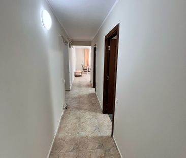 Apartament 3 camere renovat complet cu garaj Valea Garboului - Photo 3
