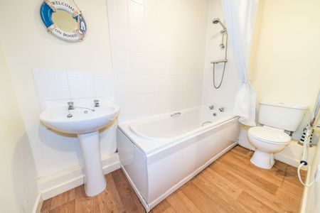 2 bedroom apartment to rent Planewood Gardens, Lowton, Warrington, WA3 - Photo 4