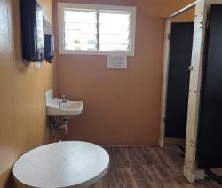 Crown Hotel - Photo 5