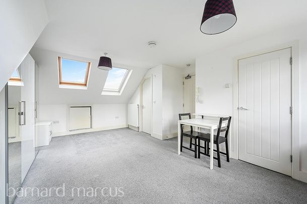 Studio to rent - Photo 1
